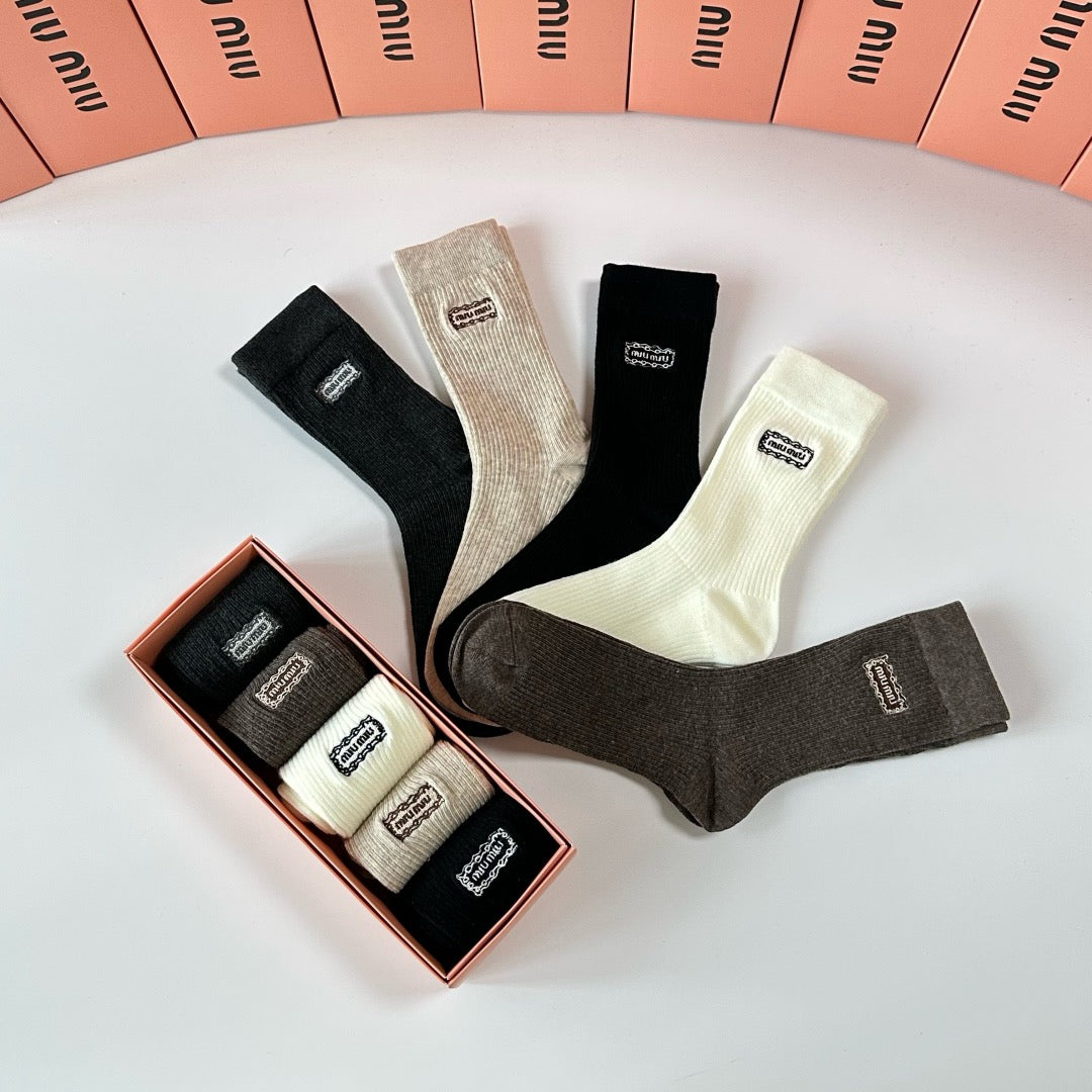 New cashmere embroidery medium long tube stacking socks