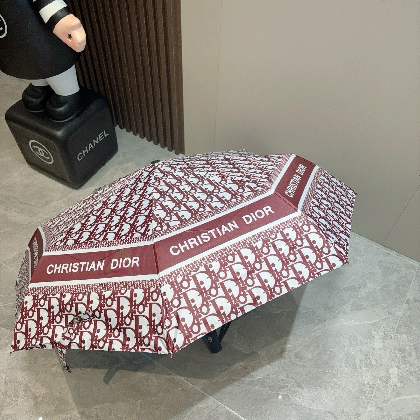 Triple fold automatic folding umbrella