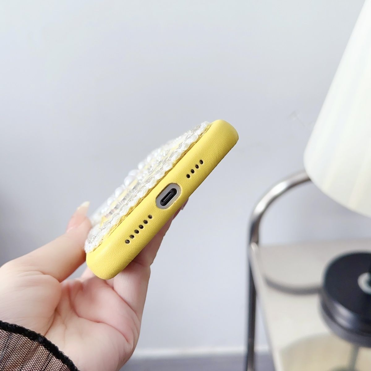 Fashion Wool Material Pearl Hand Strap Case