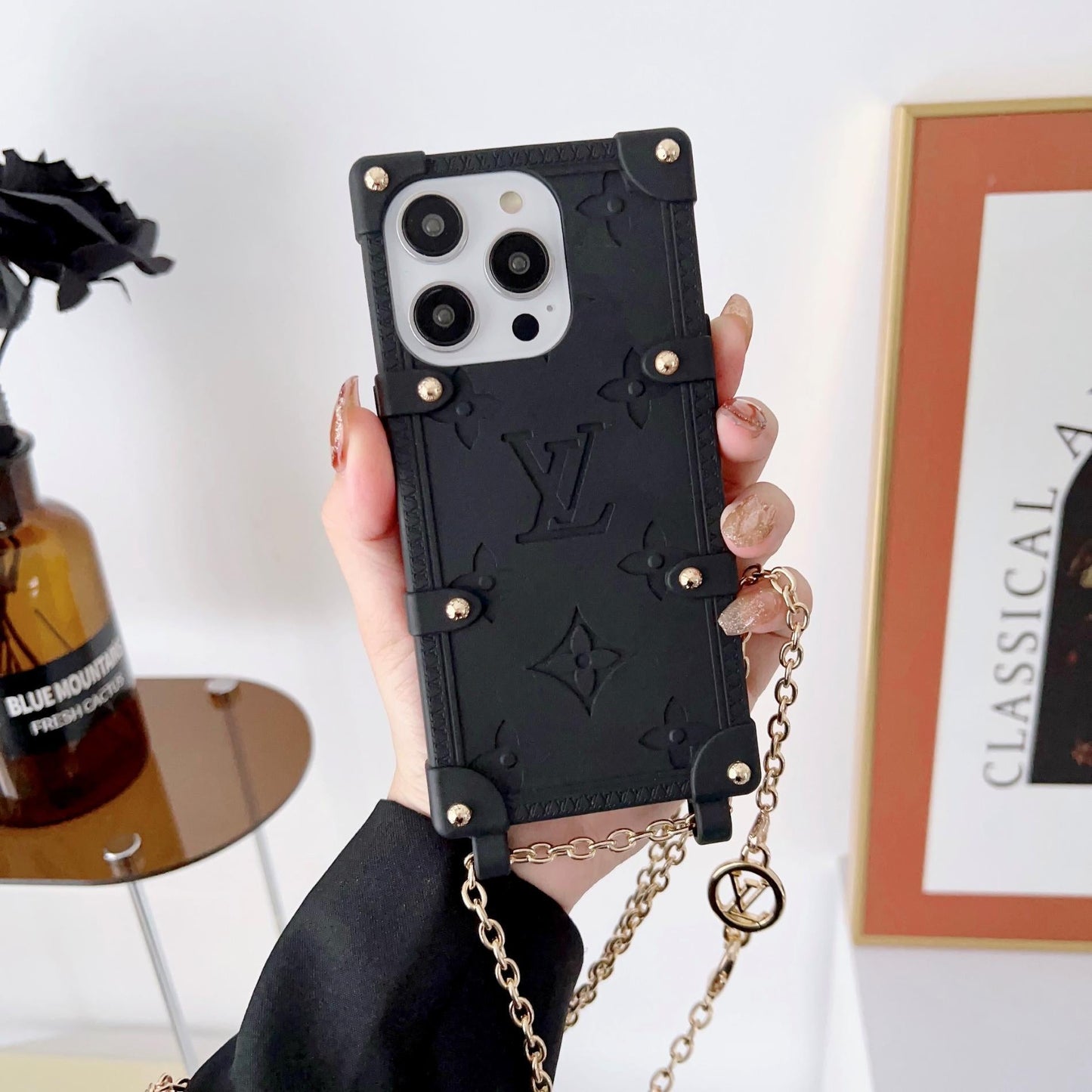 Embossed Silicone Chain Crossbody Case