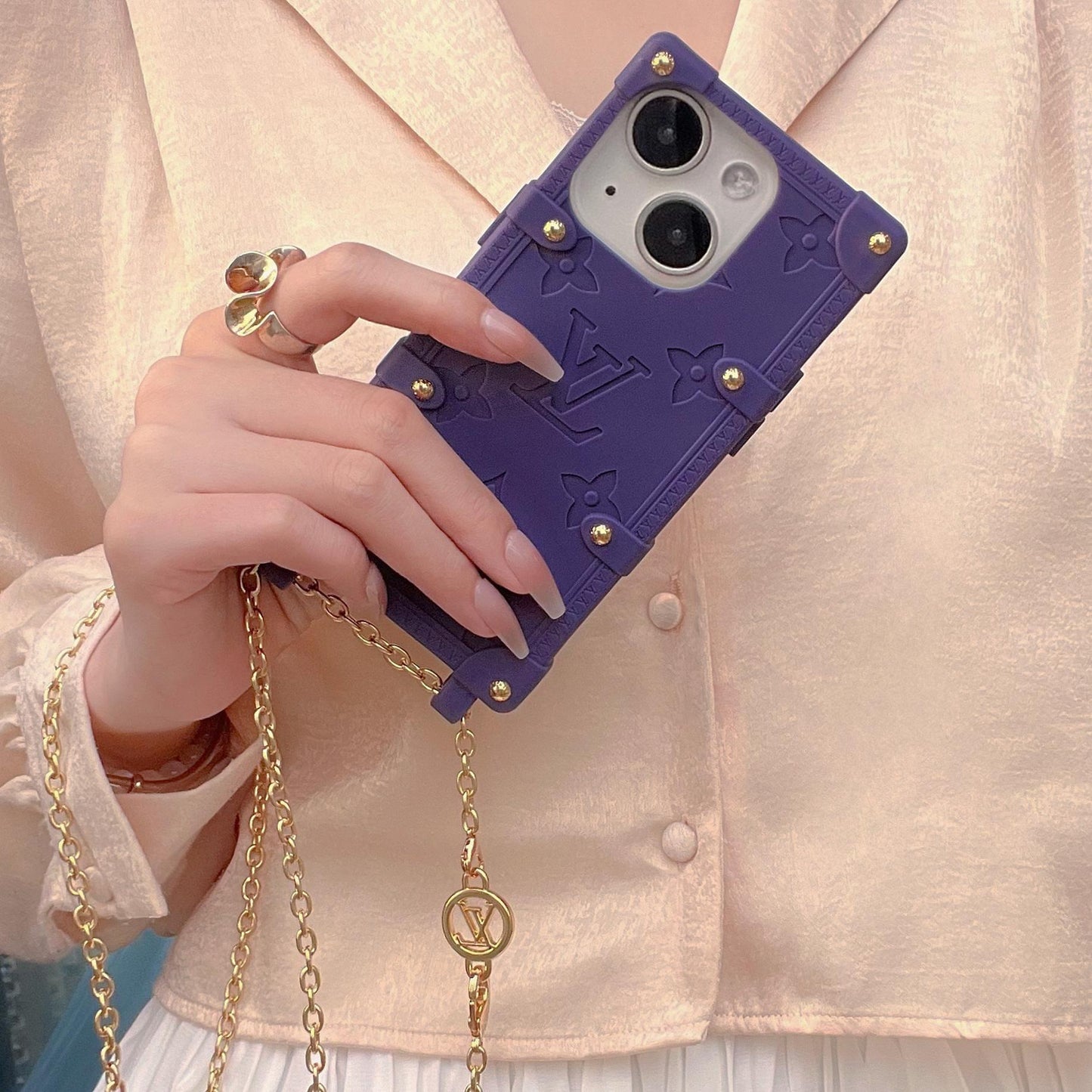 Embossed Silicone Chain Crossbody Case