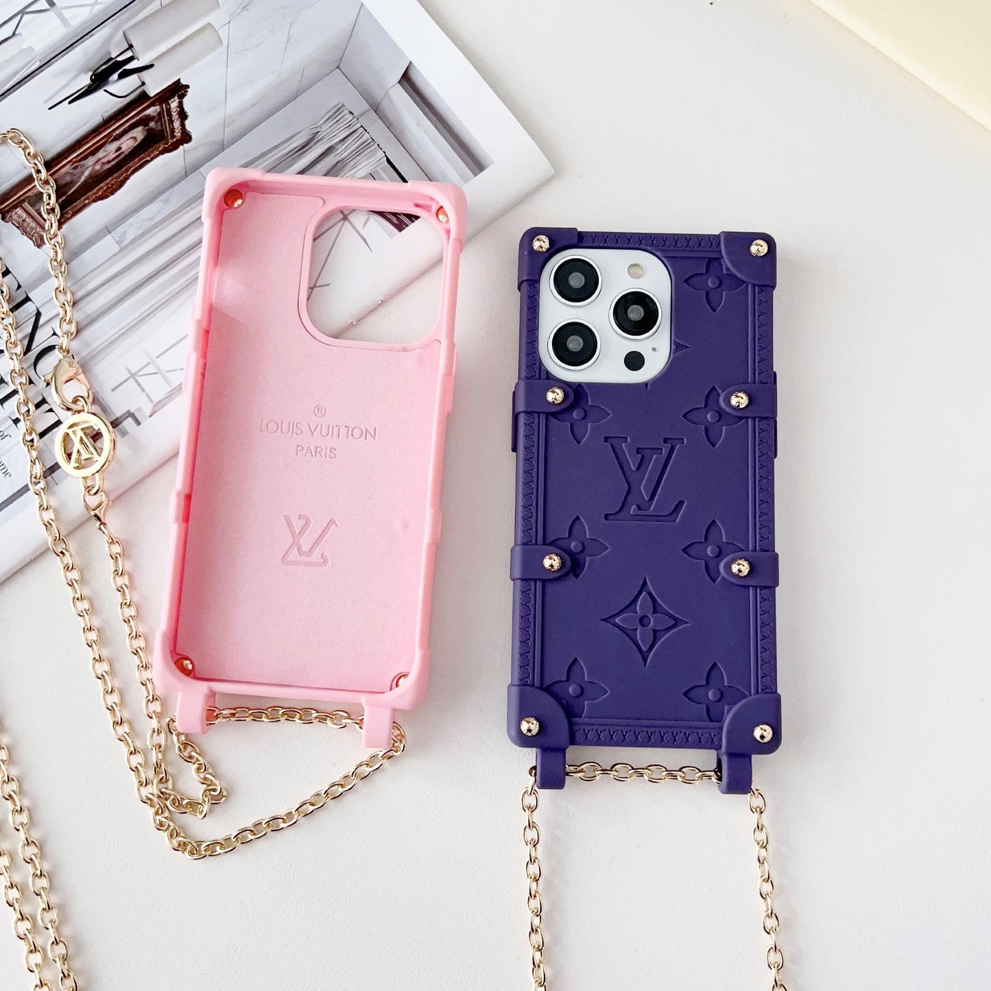 Embossed Silicone Chain Crossbody Case