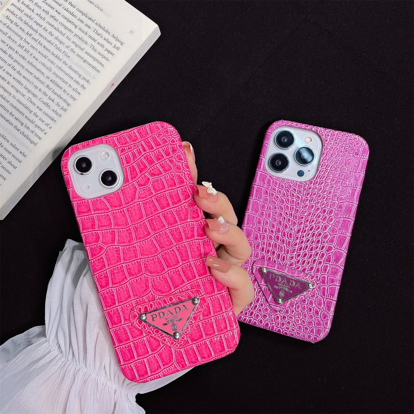 Crocodile Pattern Glossy Triangle Logo Case