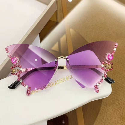 The most popular butterfly sunglasses in summer 2025. Different colors bring you different experiences, suitable for different scenes such as travel, play, party, dance, beach, shopping, etc.