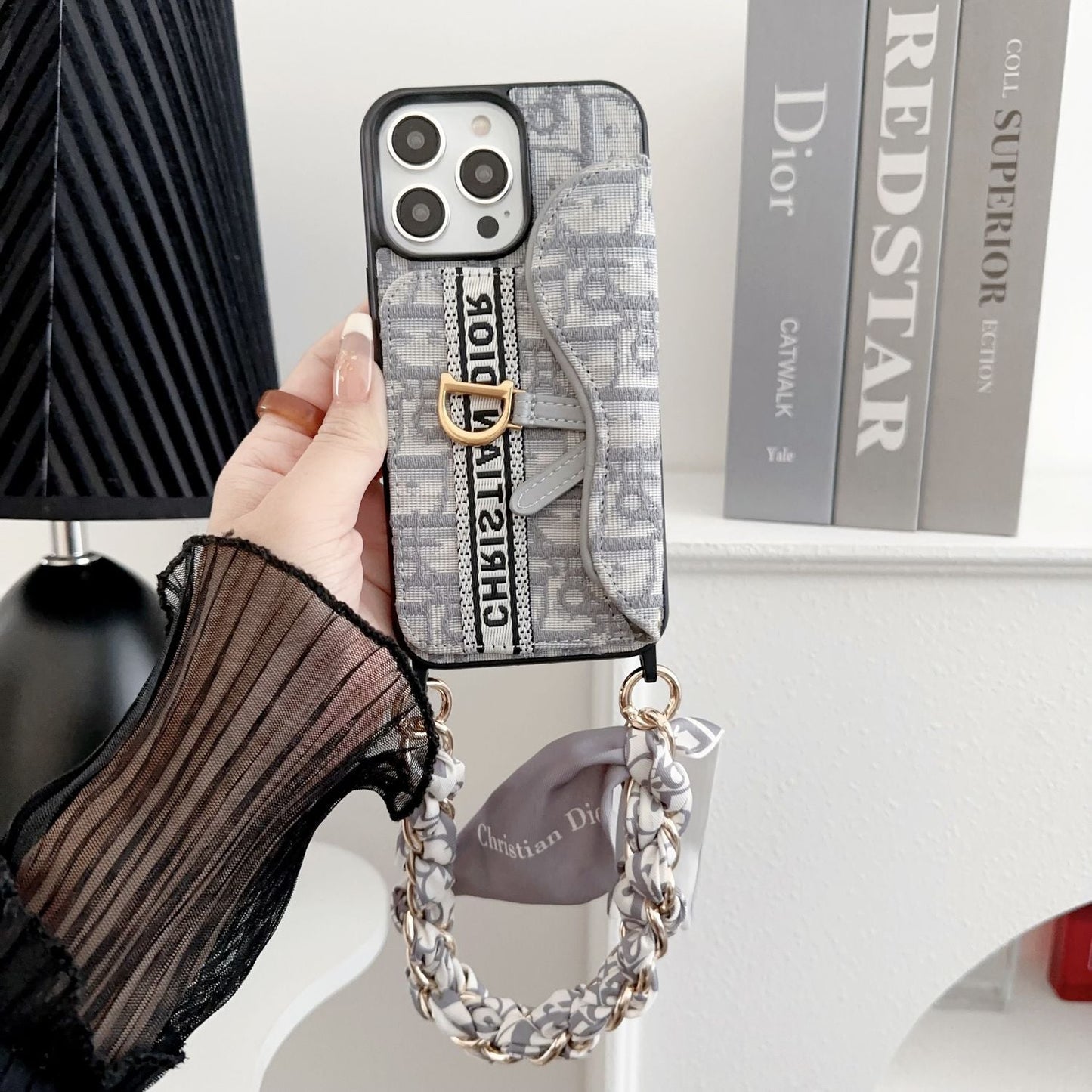 Retro Embossed Card Holder Bracelet Case