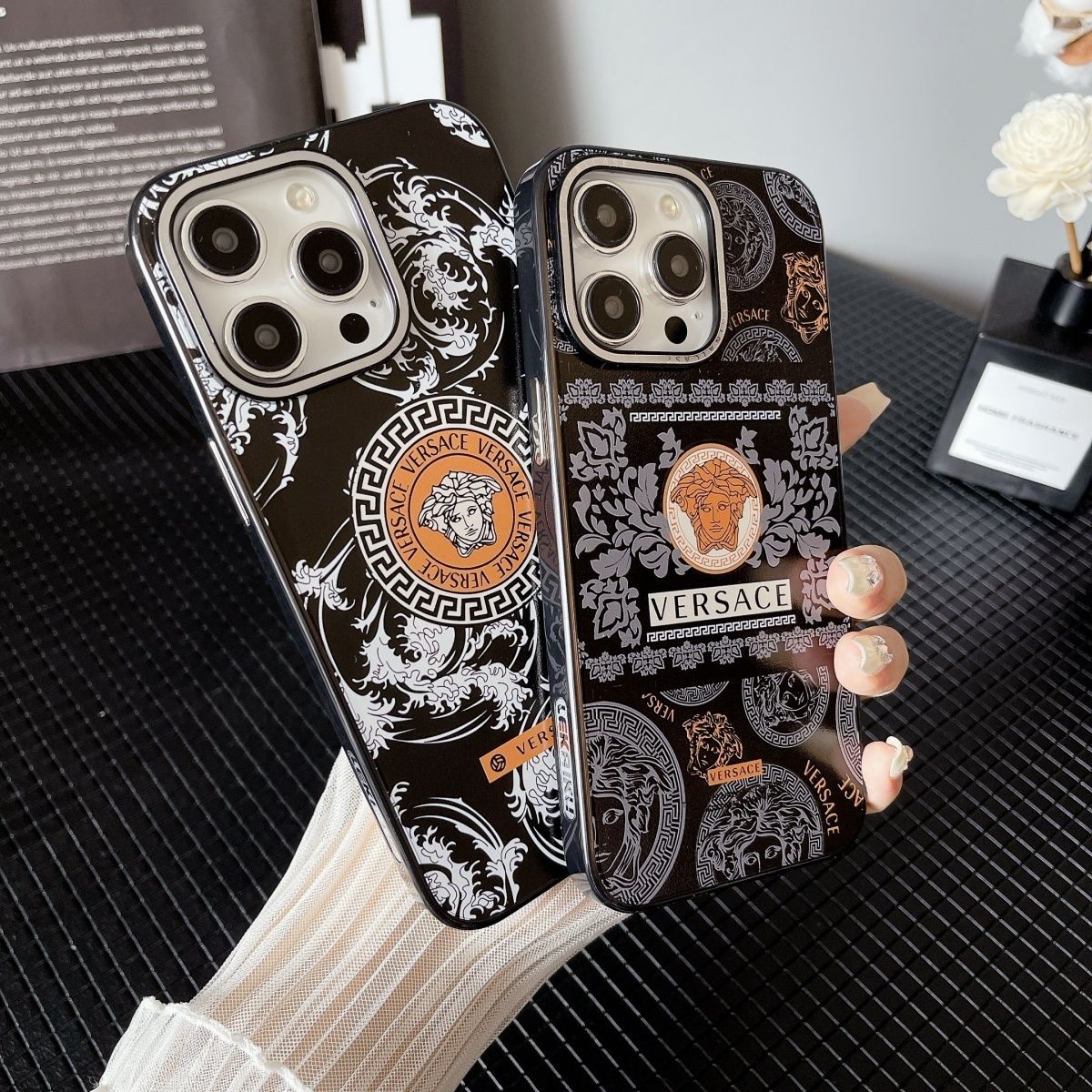 Retro Fashion Print Case