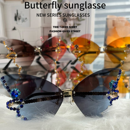 The most popular butterfly sunglasses in summer 2025. Different colors bring you different experiences, suitable for different scenes such as travel, play, party, dance, beach, shopping, etc.