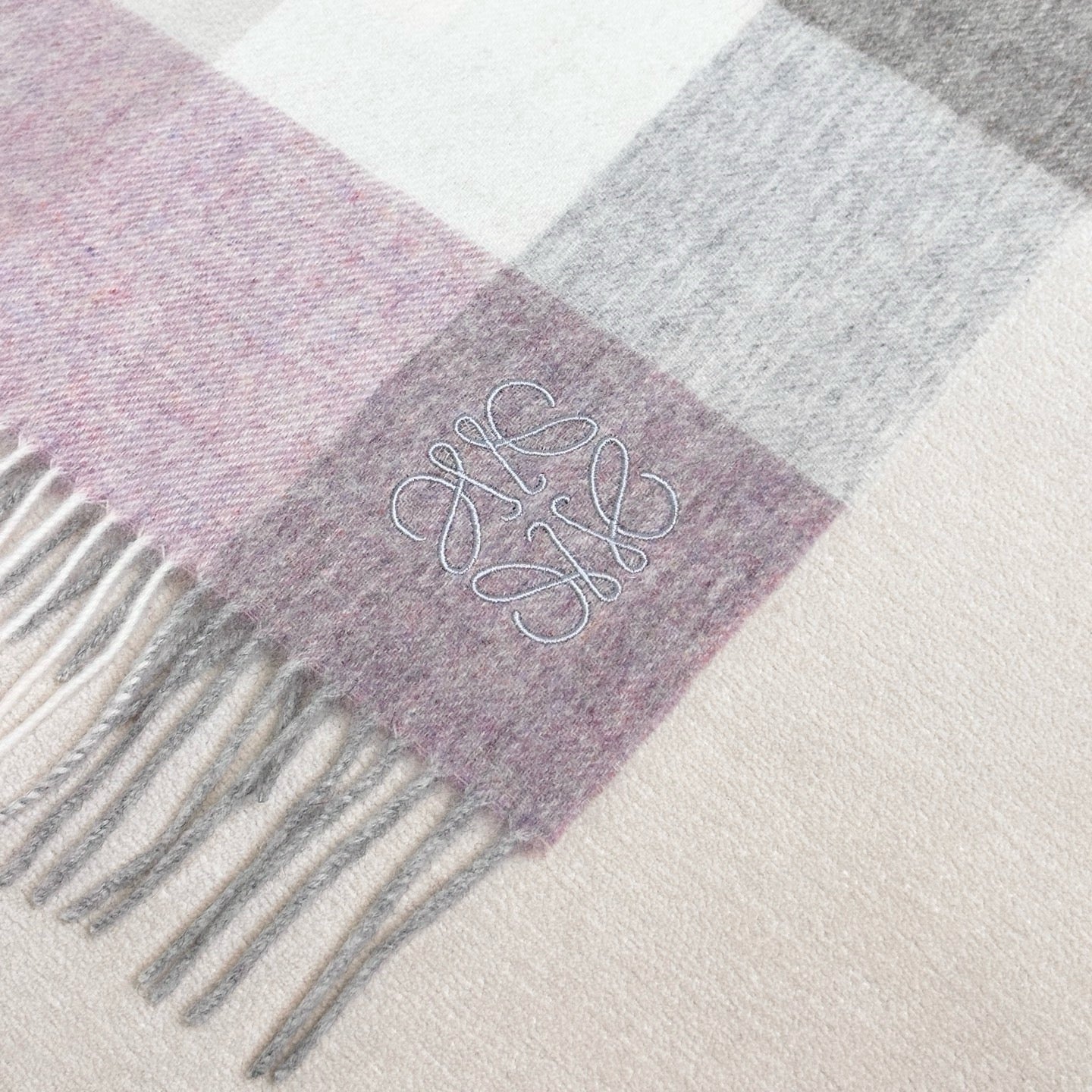 new arrivals ❤️ 2025 [Gentle color scheme, low-key yet elegant ❗ This soft scarf that touches the heart