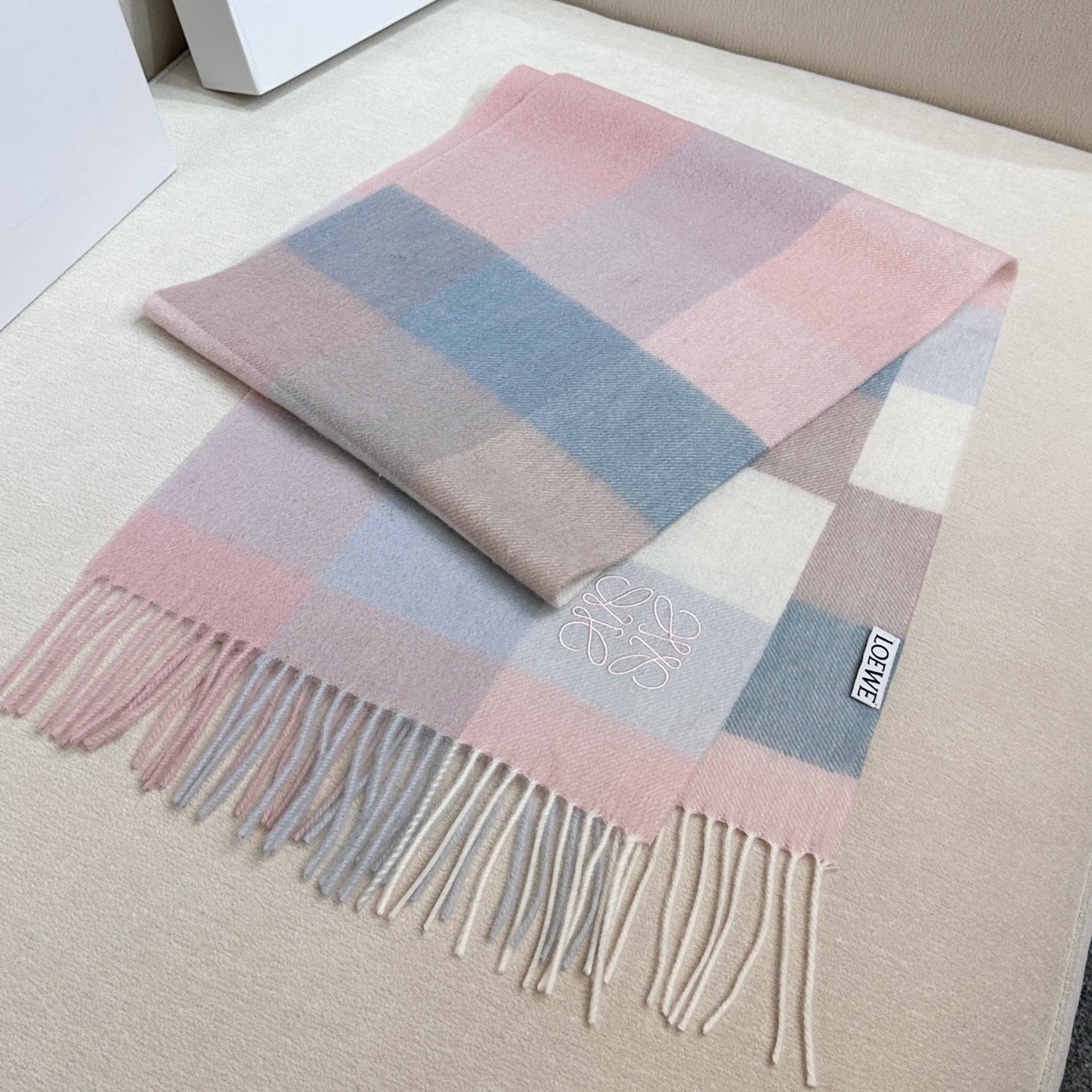 new arrivals ❤️ 2025 [Gentle color scheme, low-key yet elegant ❗ This soft scarf that touches the heart