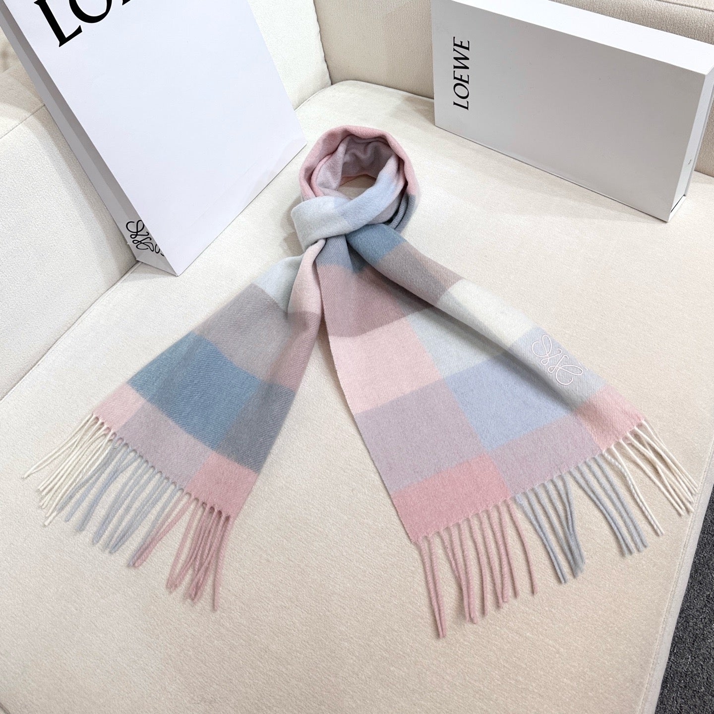 new arrivals ❤️ 2025 [Gentle color scheme, low-key yet elegant ❗ This soft scarf that touches the heart