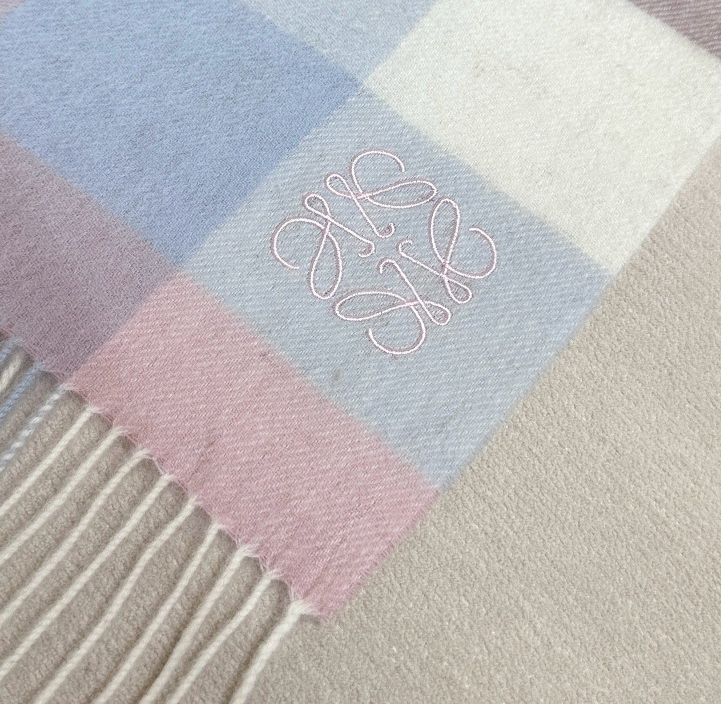 new arrivals ❤️ 2025 [Gentle color scheme, low-key yet elegant ❗ This soft scarf that touches the heart