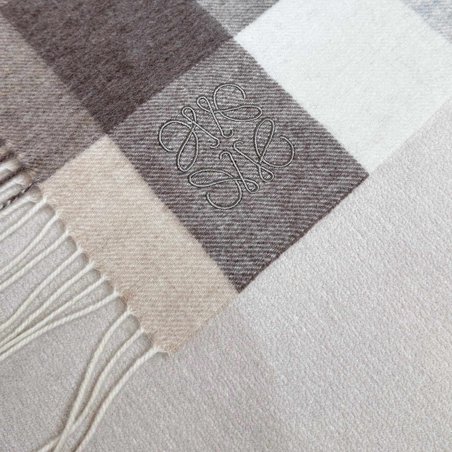 new arrivals ❤️ 2025 [Gentle color scheme, low-key yet elegant ❗ This soft scarf that touches the heart