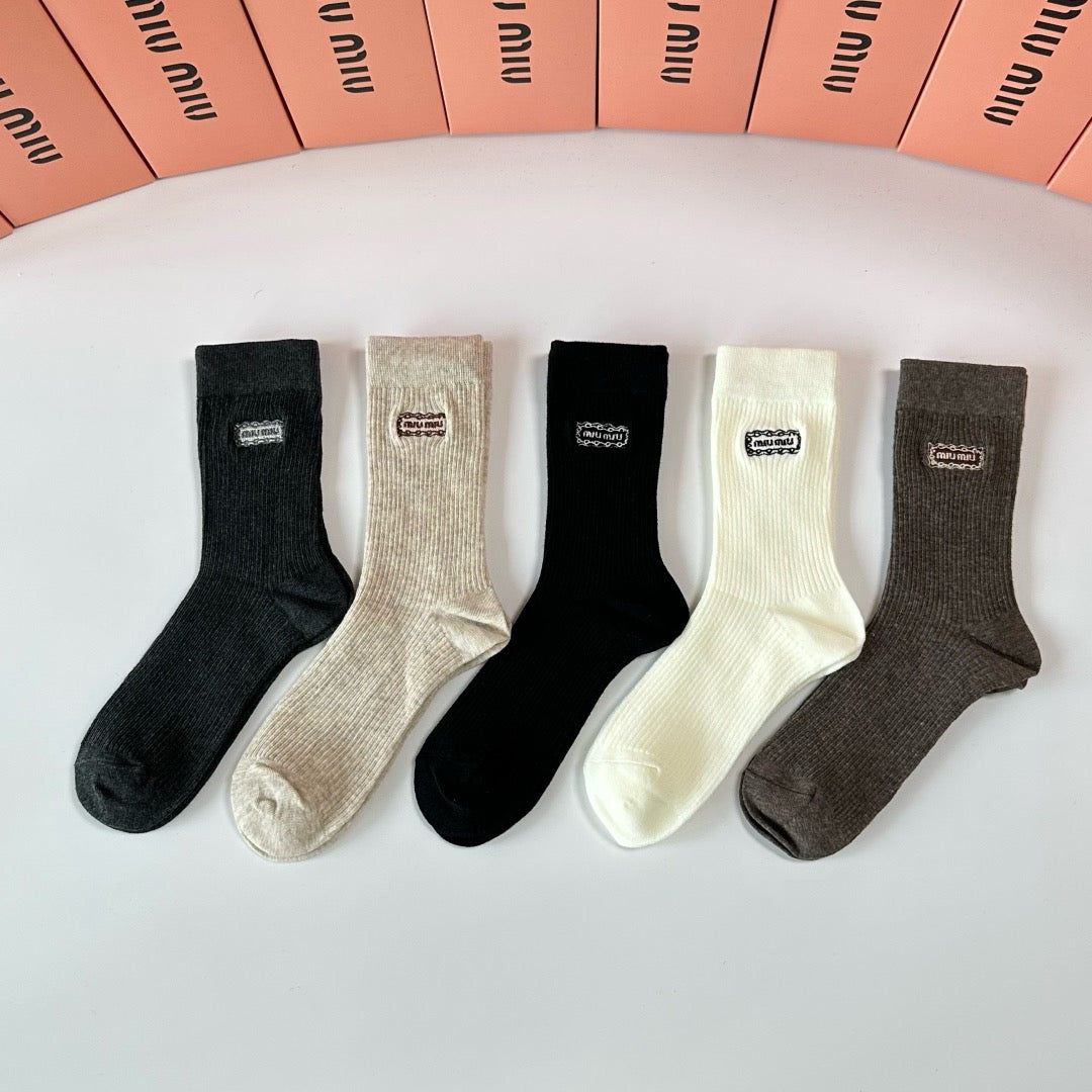 New cashmere embroidery medium long tube stacking socks