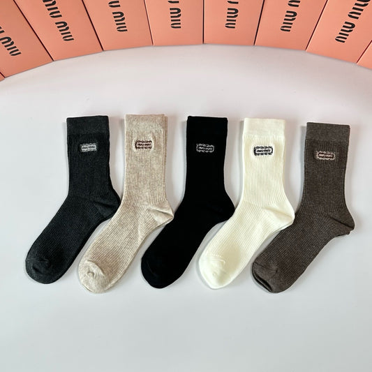 New cashmere embroidery medium long tube stacking socks