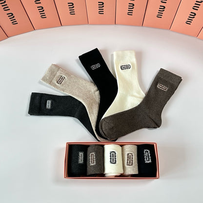 New cashmere embroidery medium long tube stacking socks