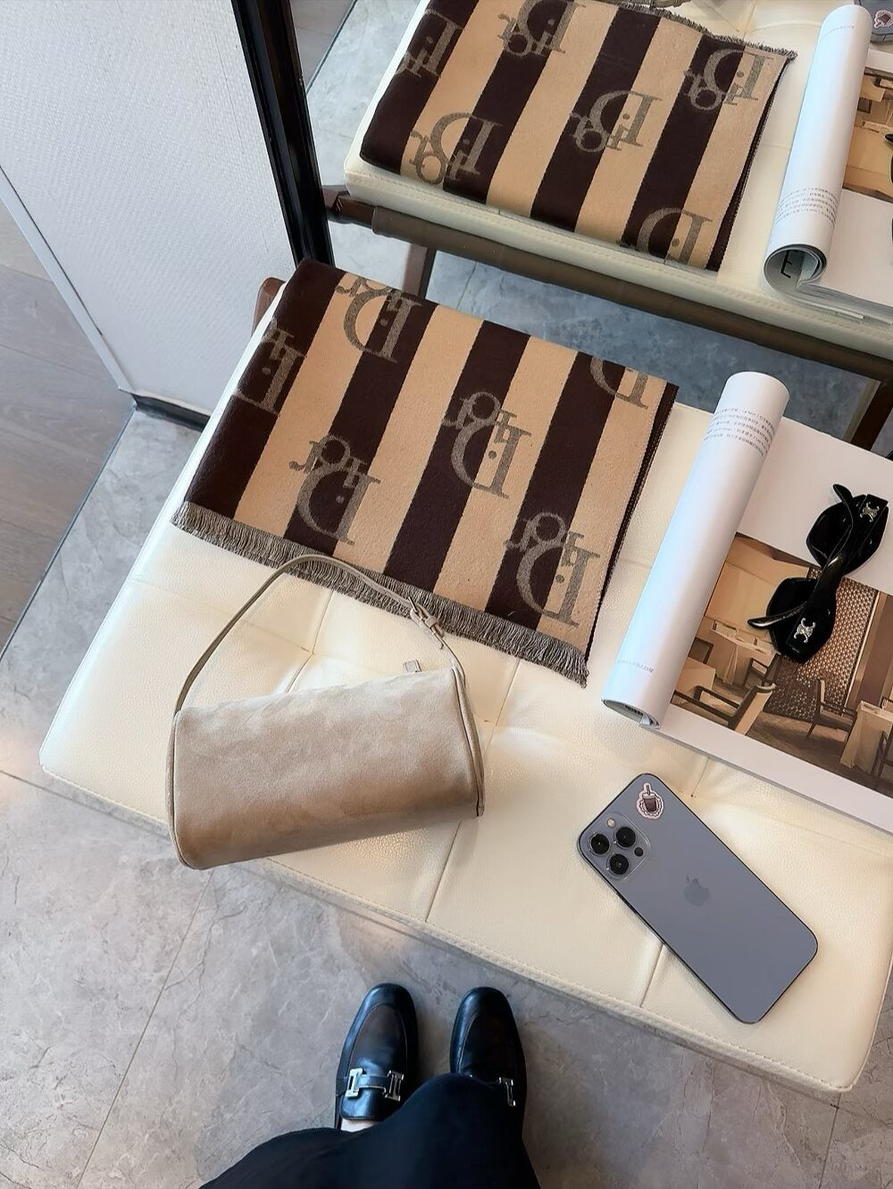 This year, a new style of rattan patterned cashmere scarf has been released