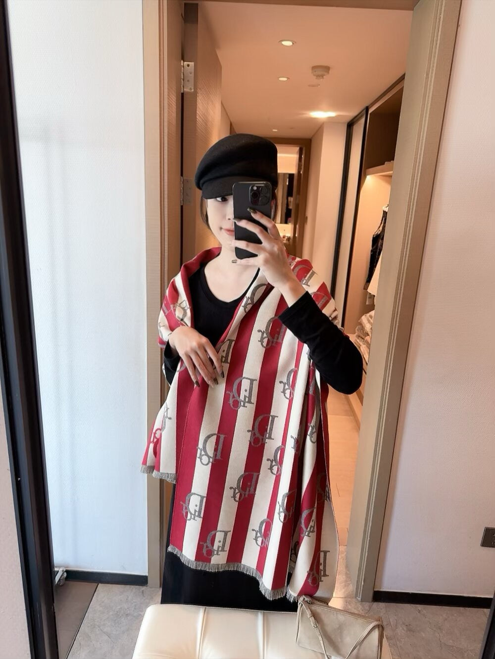 This year, a new style of rattan patterned cashmere scarf has been released