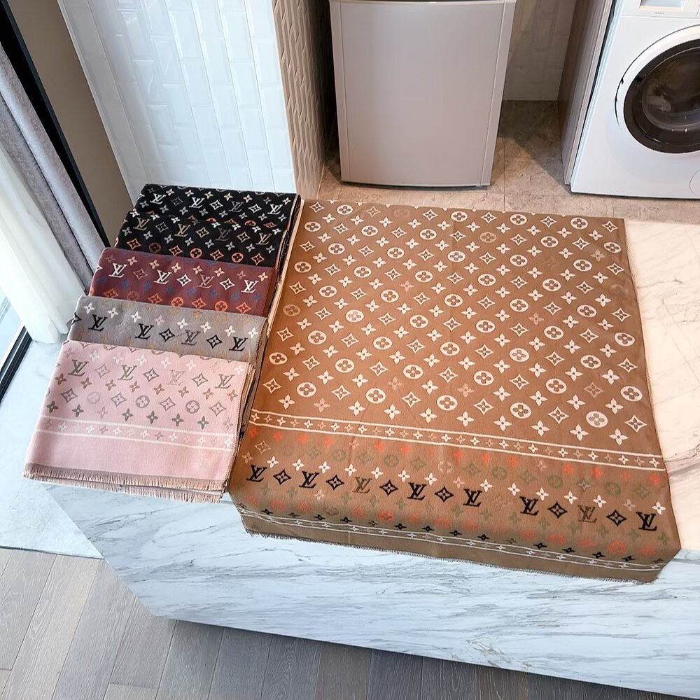 Cashmere baby feels comfortable to the touch and can be used all year round