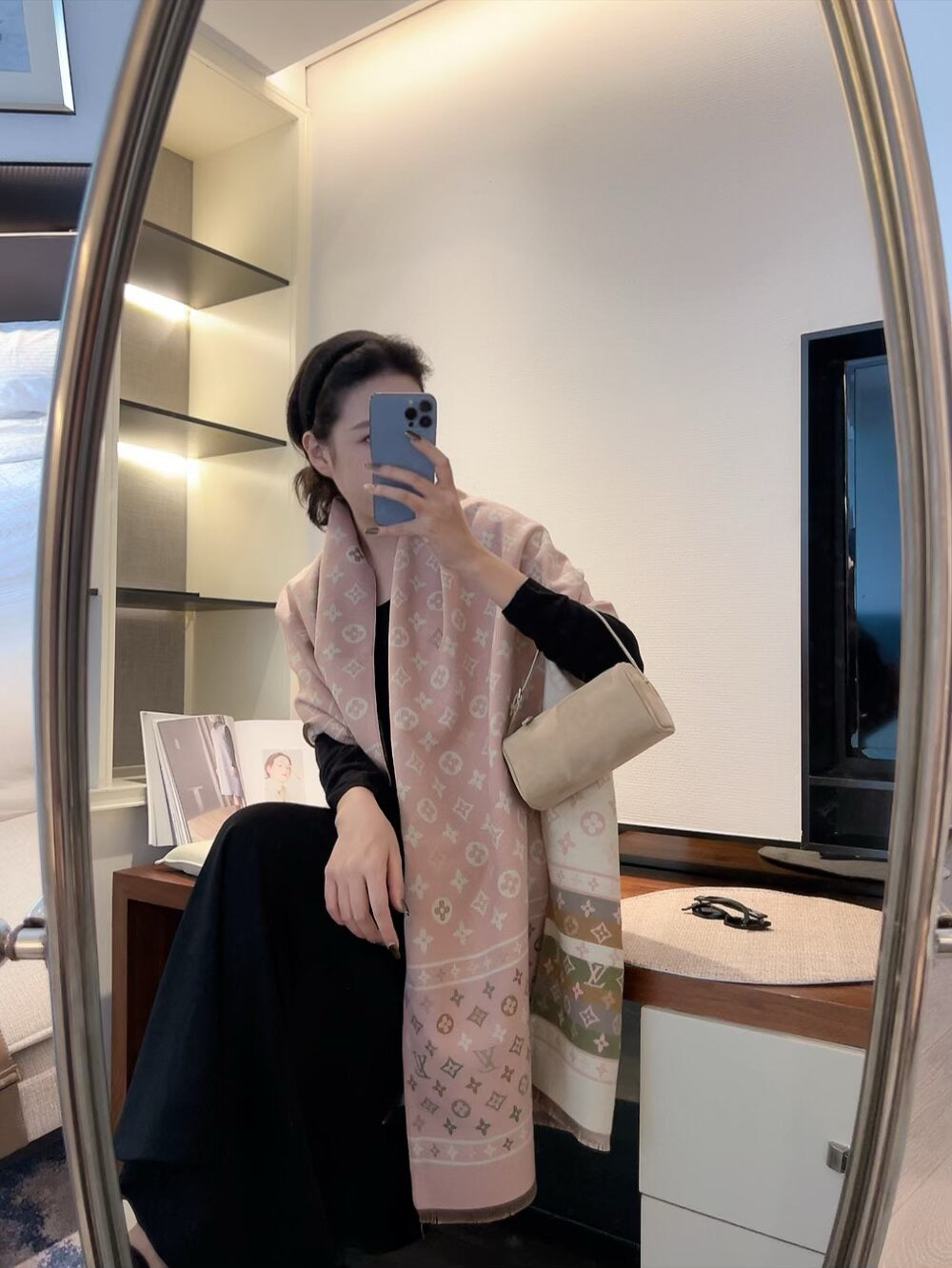 Cashmere baby feels comfortable to the touch and can be used all year round