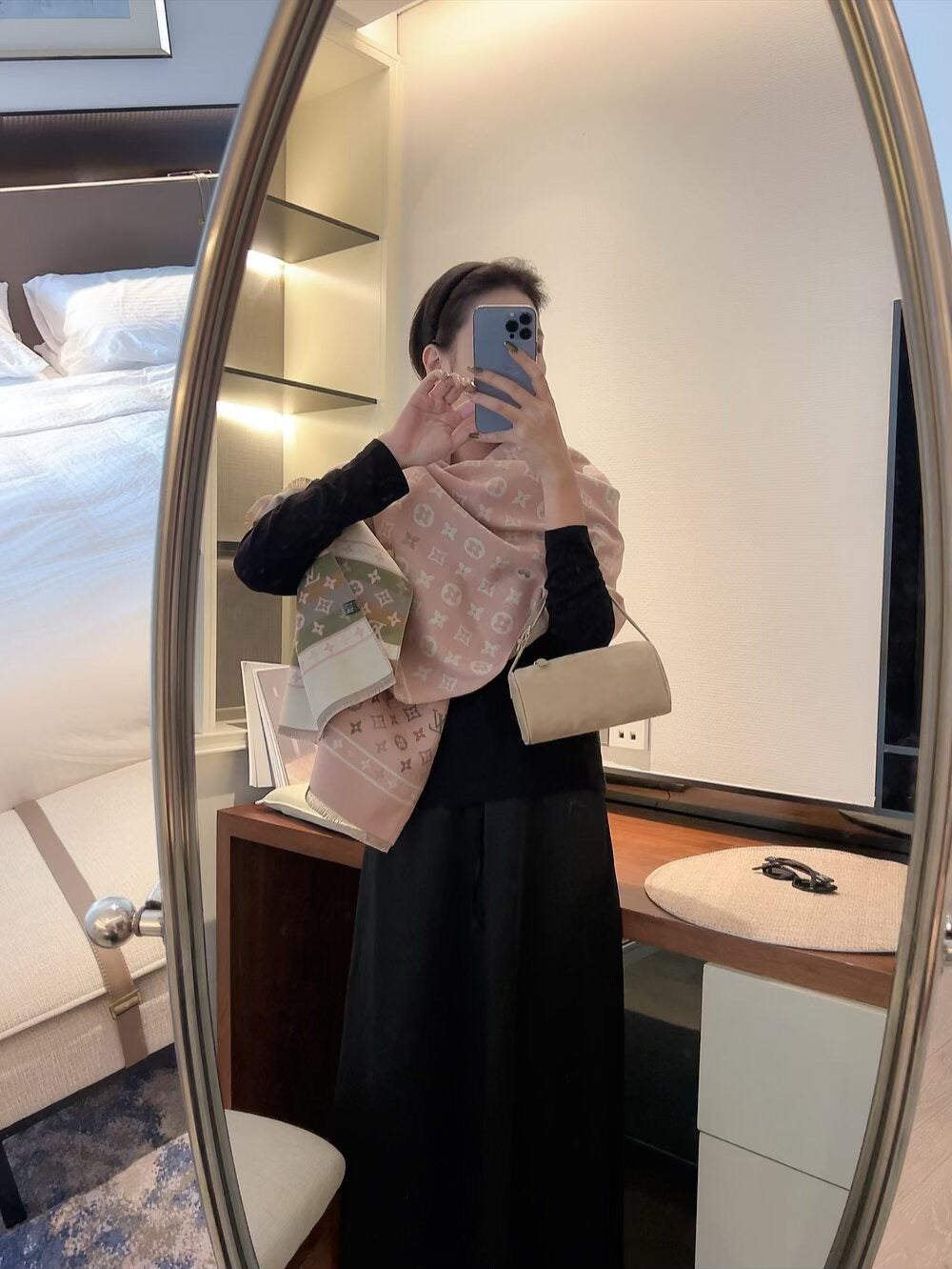 Cashmere baby feels comfortable to the touch and can be used all year round