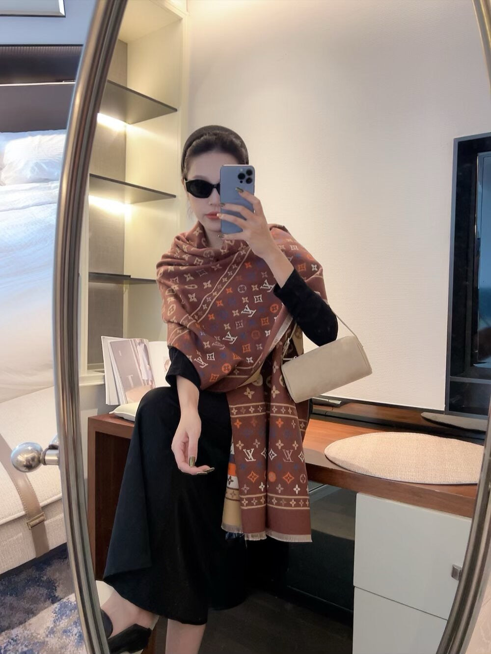 Cashmere baby feels comfortable to the touch and can be used all year round