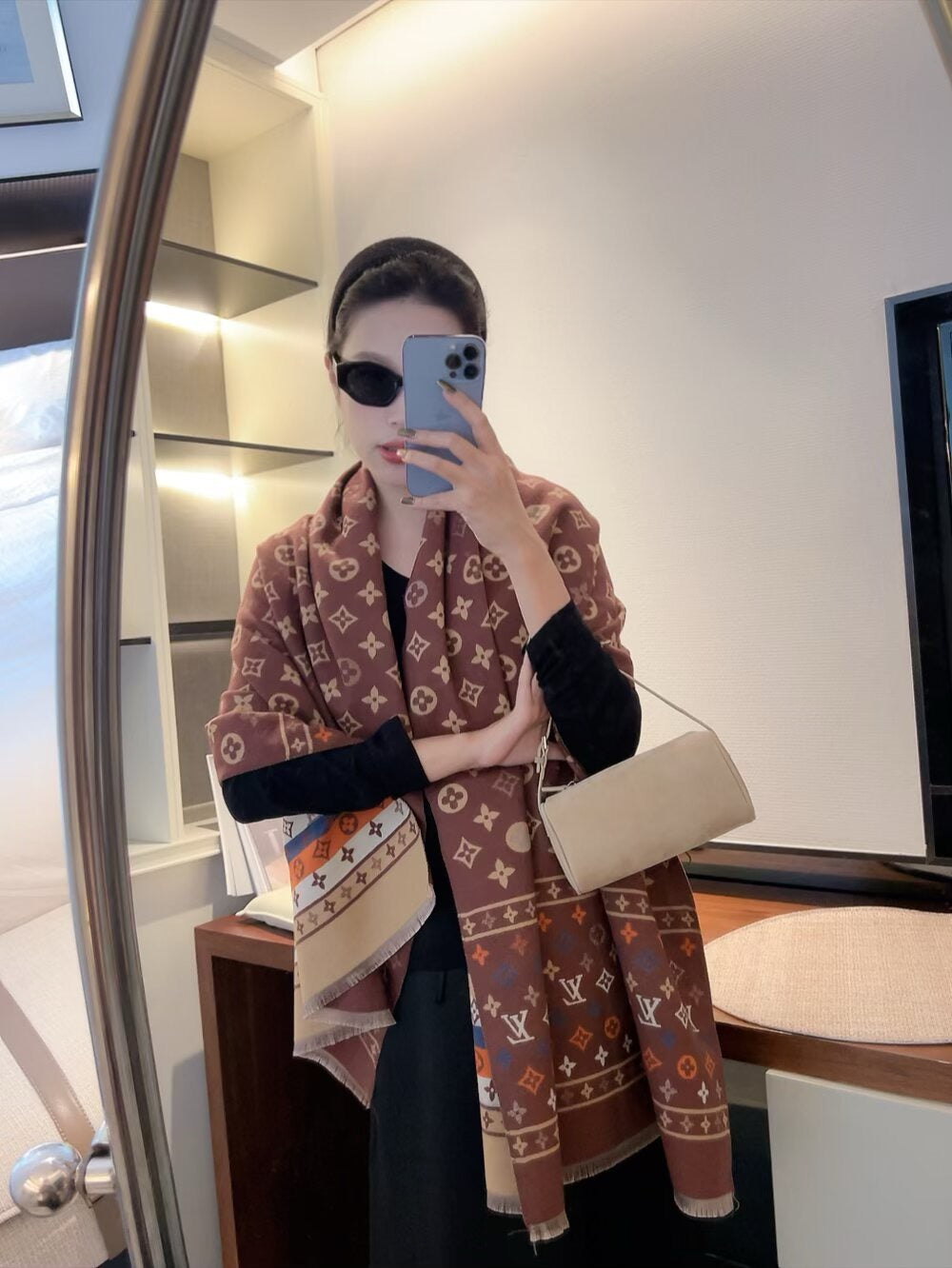 Cashmere baby feels comfortable to the touch and can be used all year round