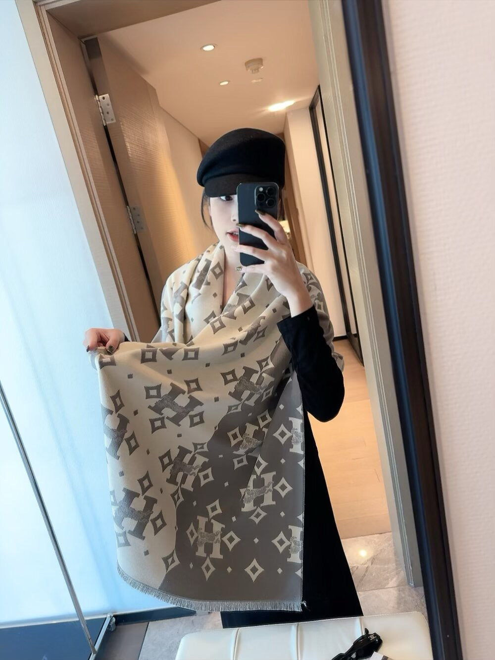 Up to new! 2025 autumn and winter men's and women's synchronized counter, high-end cashmere knitted scarf!