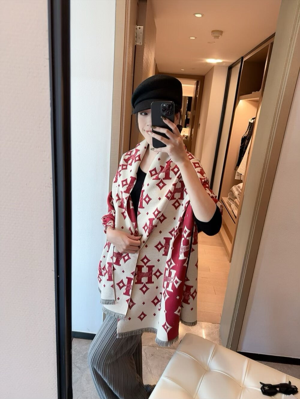 Up to new! 2025 autumn and winter men's and women's synchronized counter, high-end cashmere knitted scarf!