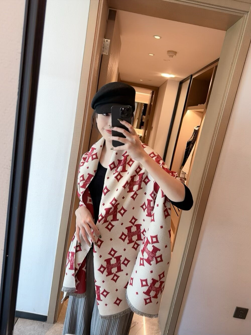 Up to new! 2025 autumn and winter men's and women's synchronized counter, high-end cashmere knitted scarf!