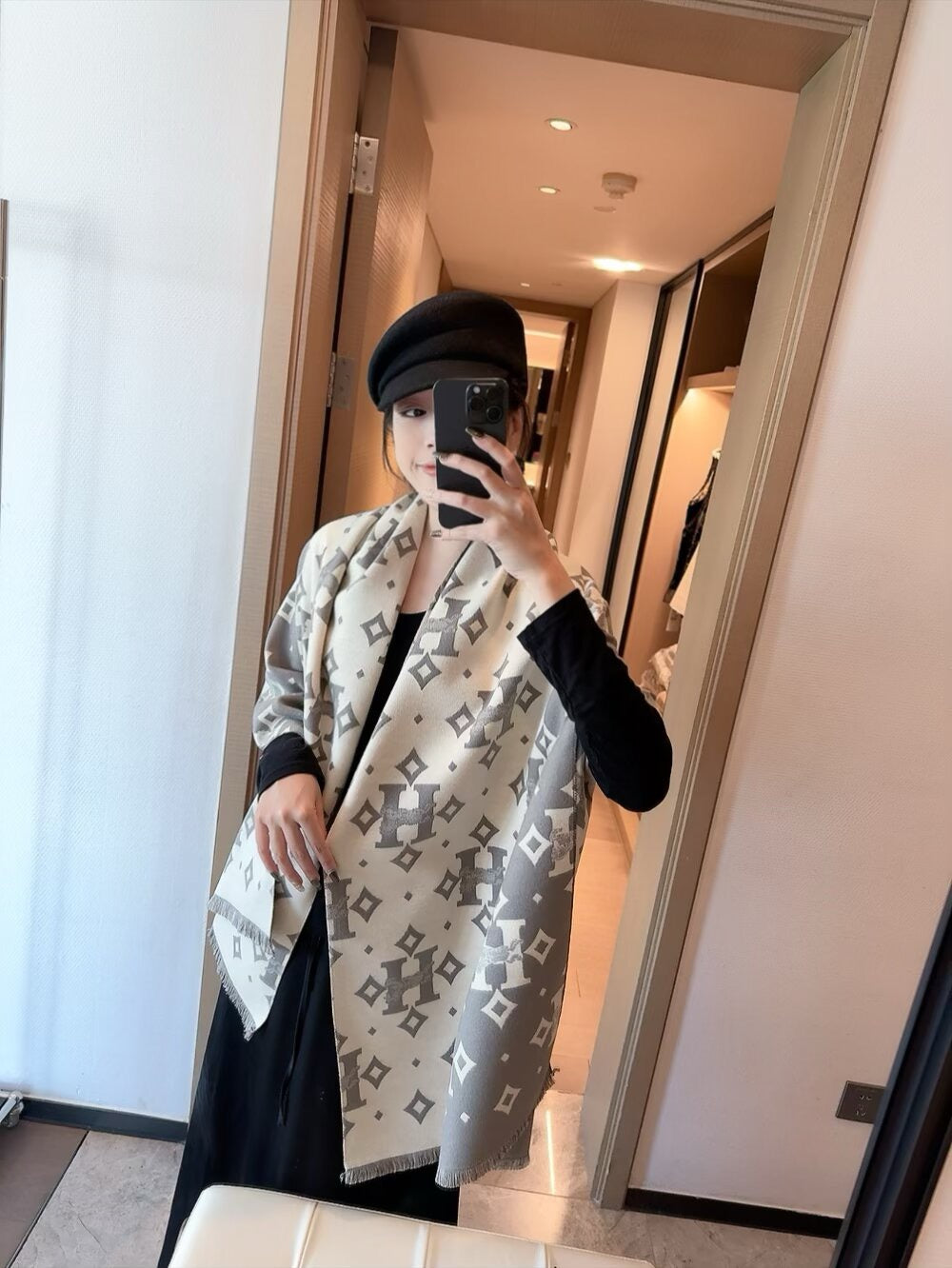 Up to new! 2025 autumn and winter men's and women's synchronized counter, high-end cashmere knitted scarf!