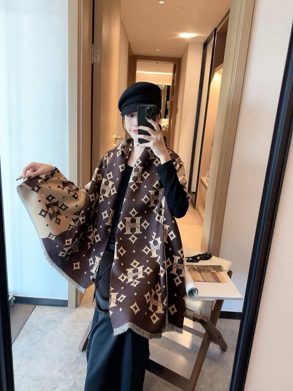 Up to new! 2025 autumn and winter men's and women's synchronized counter, high-end cashmere knitted scarf!