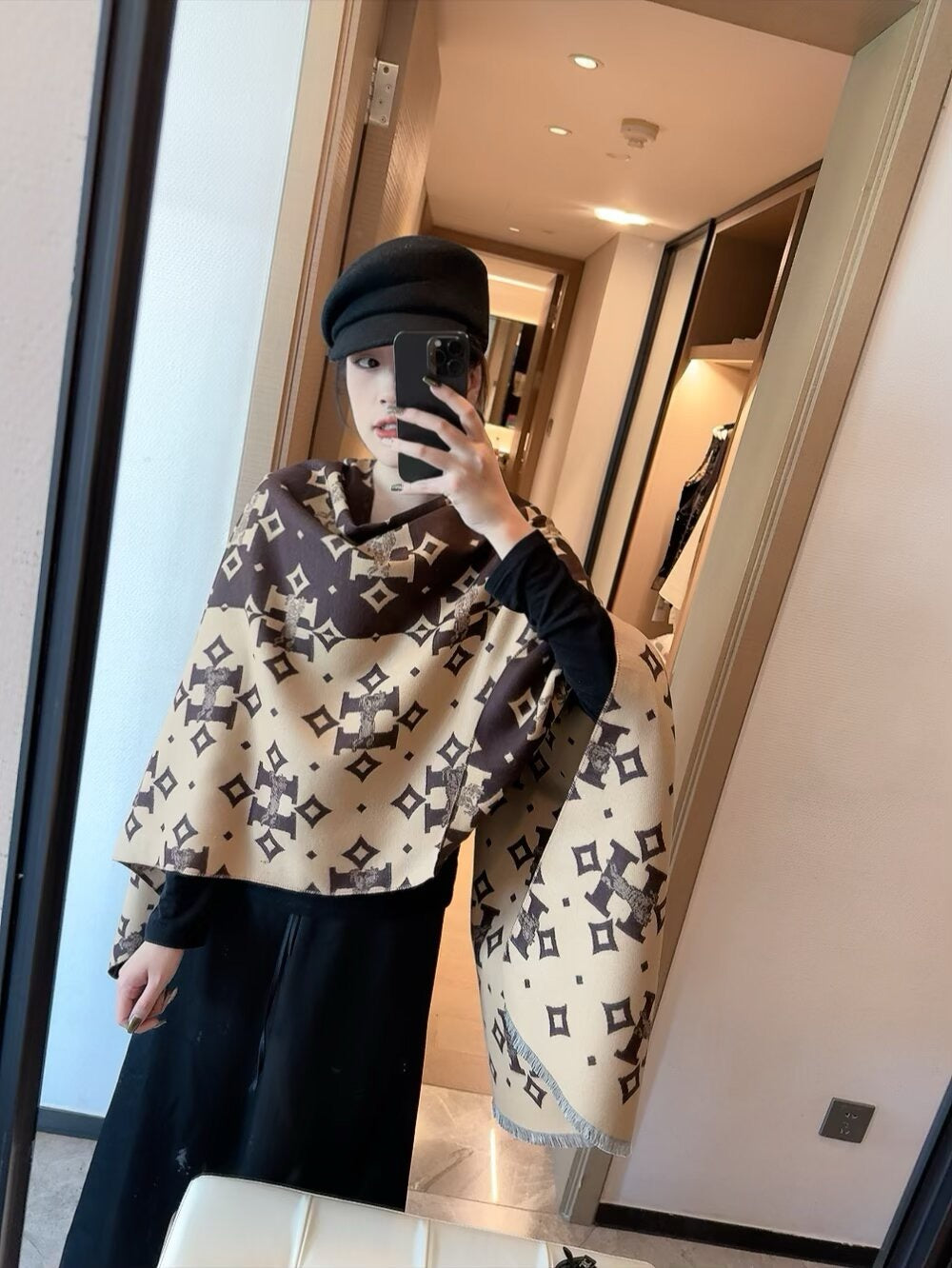 Up to new! 2025 autumn and winter men's and women's synchronized counter, high-end cashmere knitted scarf!