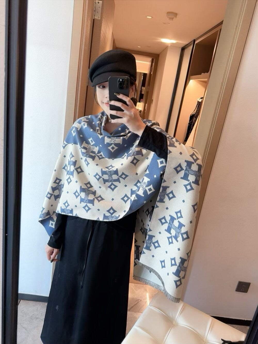 Up to new! 2025 autumn and winter men's and women's synchronized counter, high-end cashmere knitted scarf!