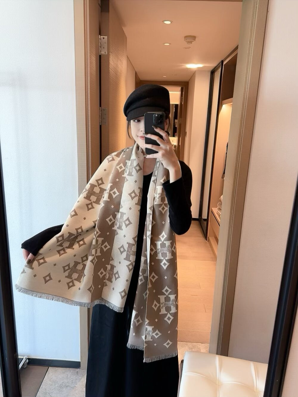 Up to new! 2025 autumn and winter men's and women's synchronized counter, high-end cashmere knitted scarf!