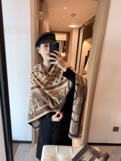 The lock edges of silk and wool long scarves are specially designed