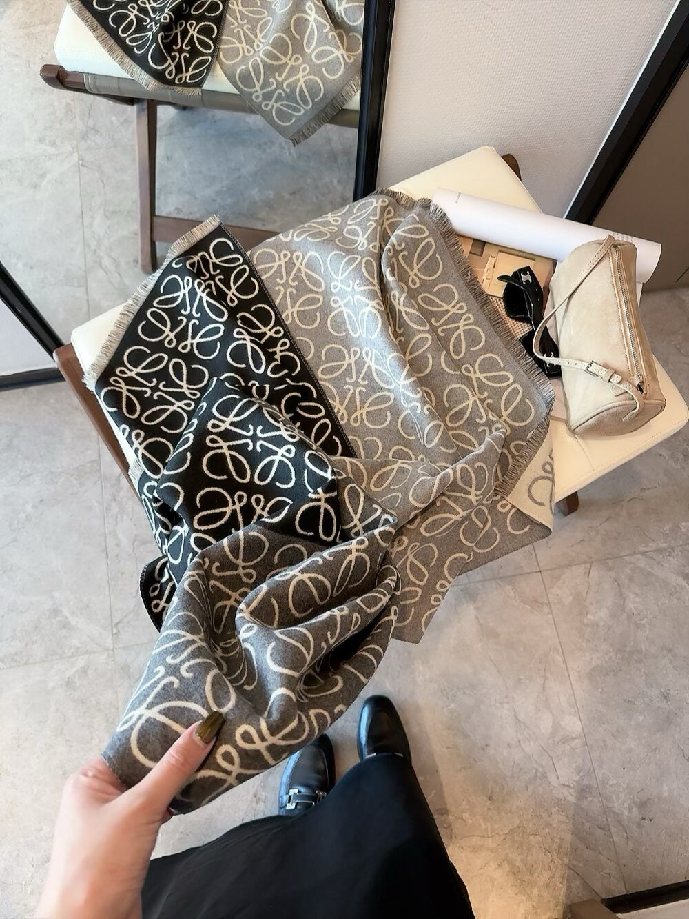 The scarf is very soft, delicate, and comfortable, with mild water ripples!