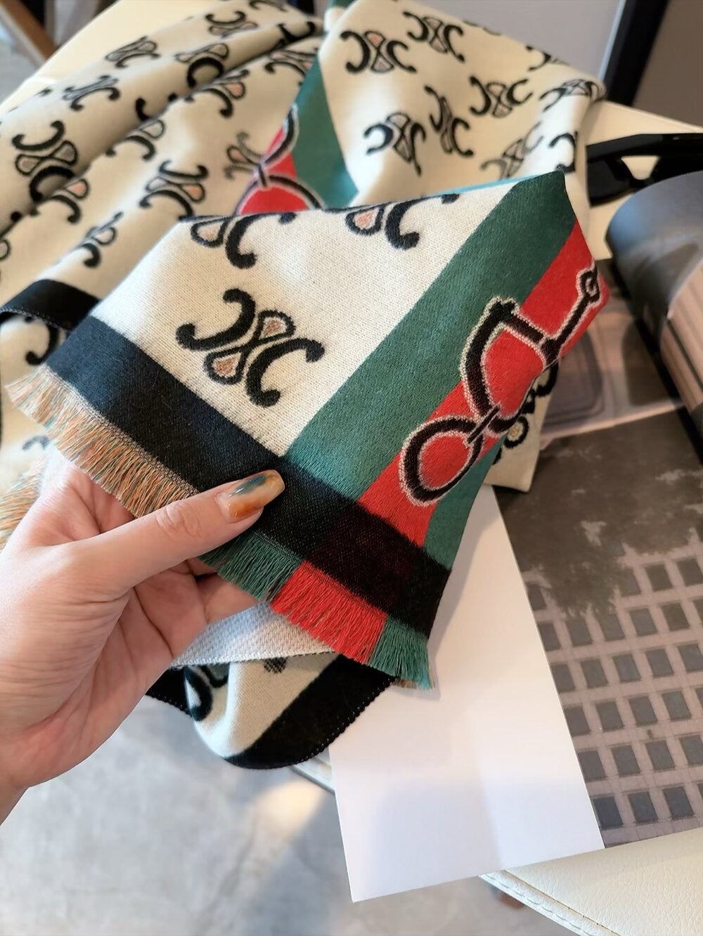 2025 New Scarf Anti Air Conditioning and Fashionable