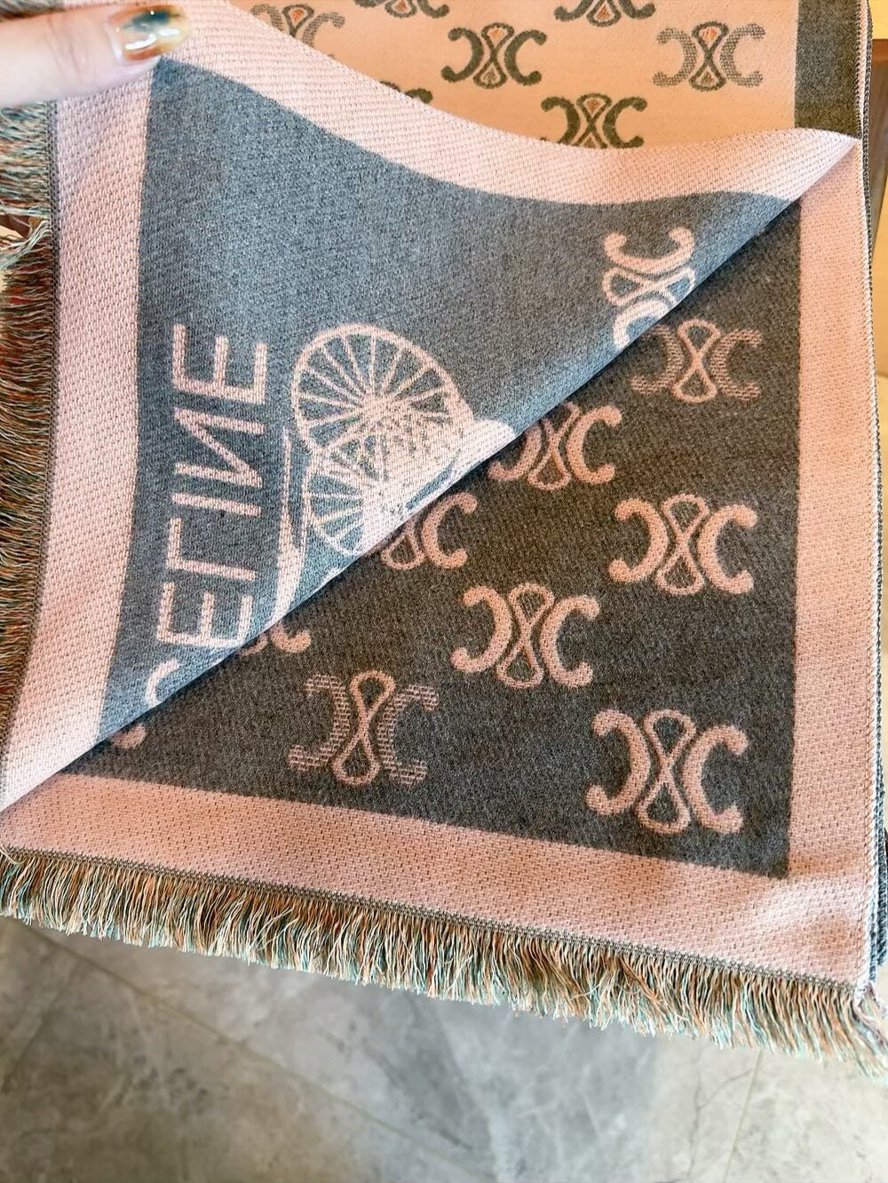 2025 New Scarf Anti Air Conditioning and Fashionable