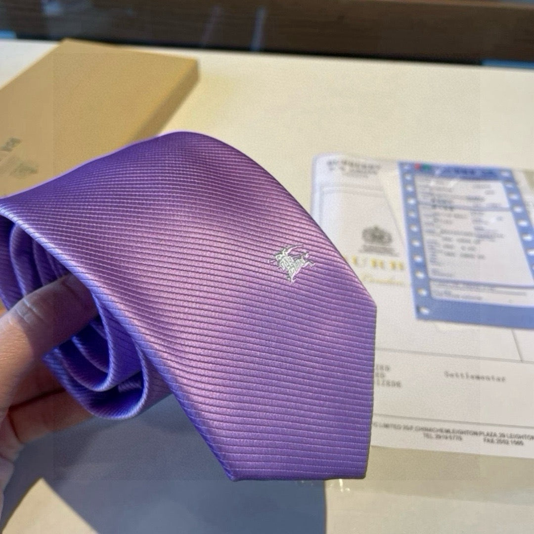 👔👔 Tie showcases exquisite craftsmanship and fashionable elegance