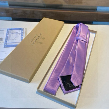 👔👔 Tie showcases exquisite craftsmanship and fashionable elegance