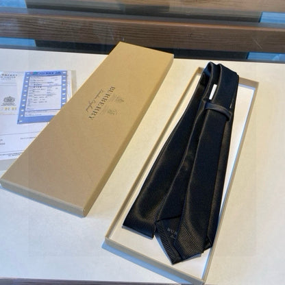 👔👔 Tie showcases exquisite craftsmanship and fashionable elegance