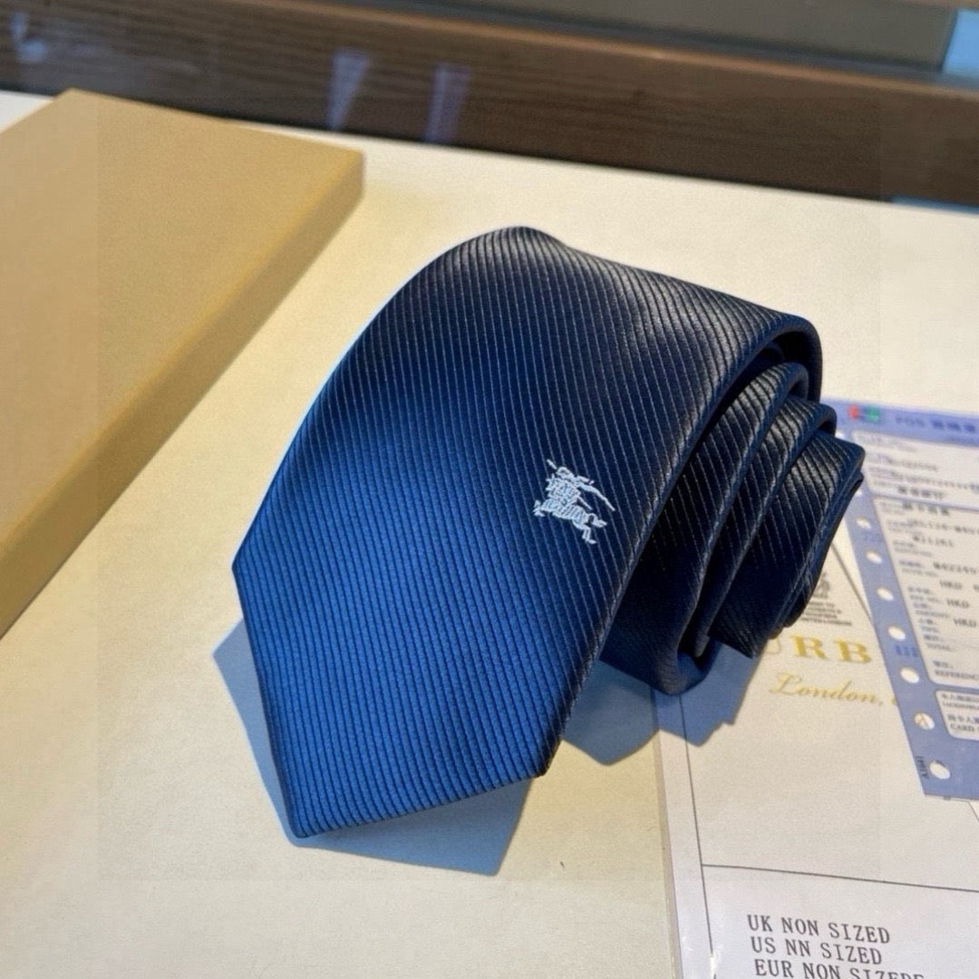 👔👔 Tie showcases exquisite craftsmanship and fashionable elegance