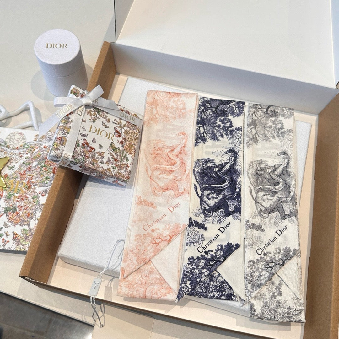 New twill silk square scarf