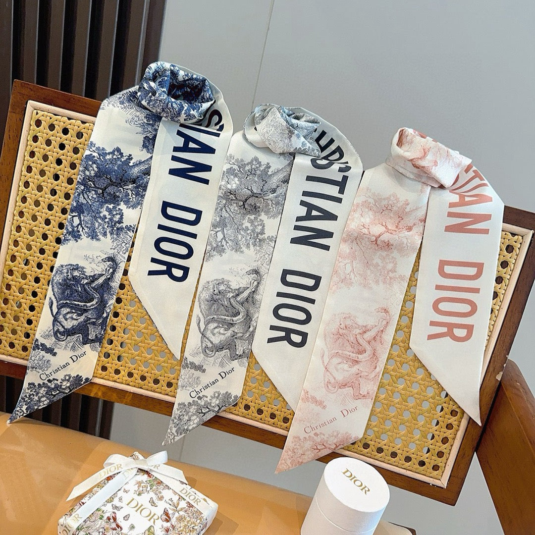 New twill silk square scarf