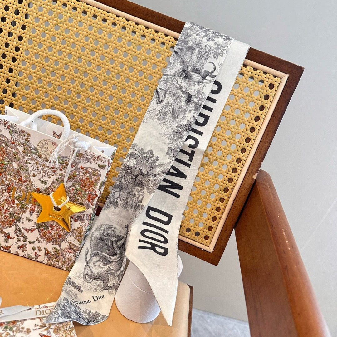 New twill silk square scarf