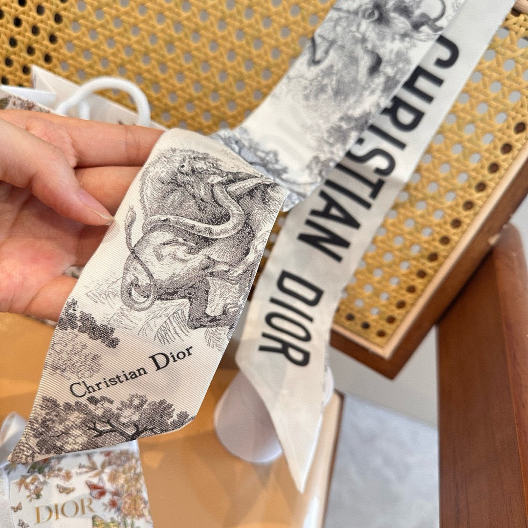 New twill silk square scarf