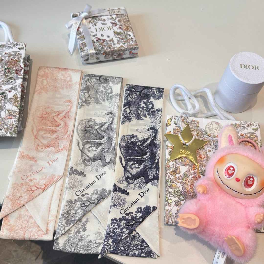 New twill silk square scarf