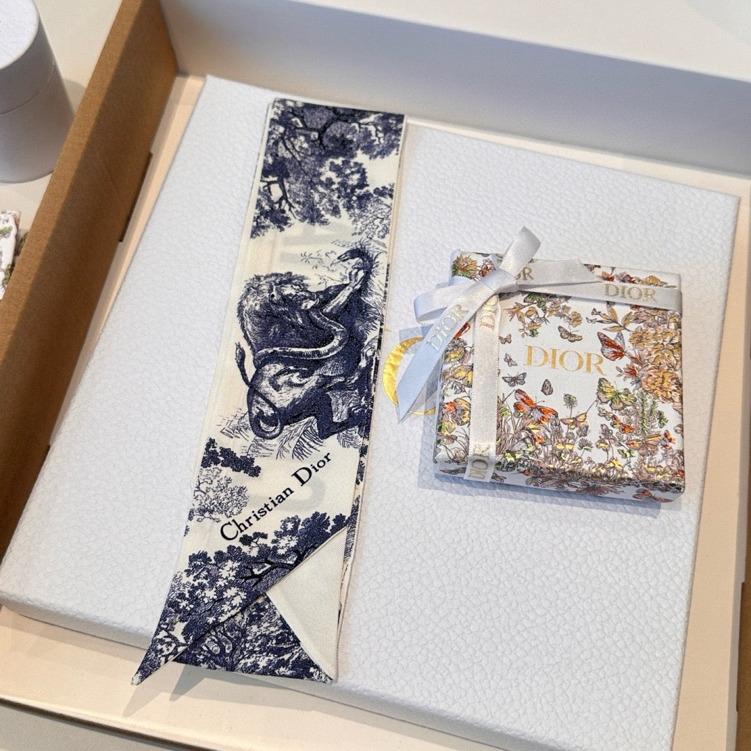 New twill silk square scarf