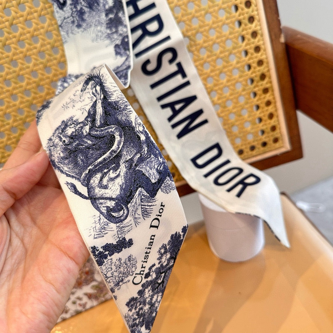 New twill silk square scarf