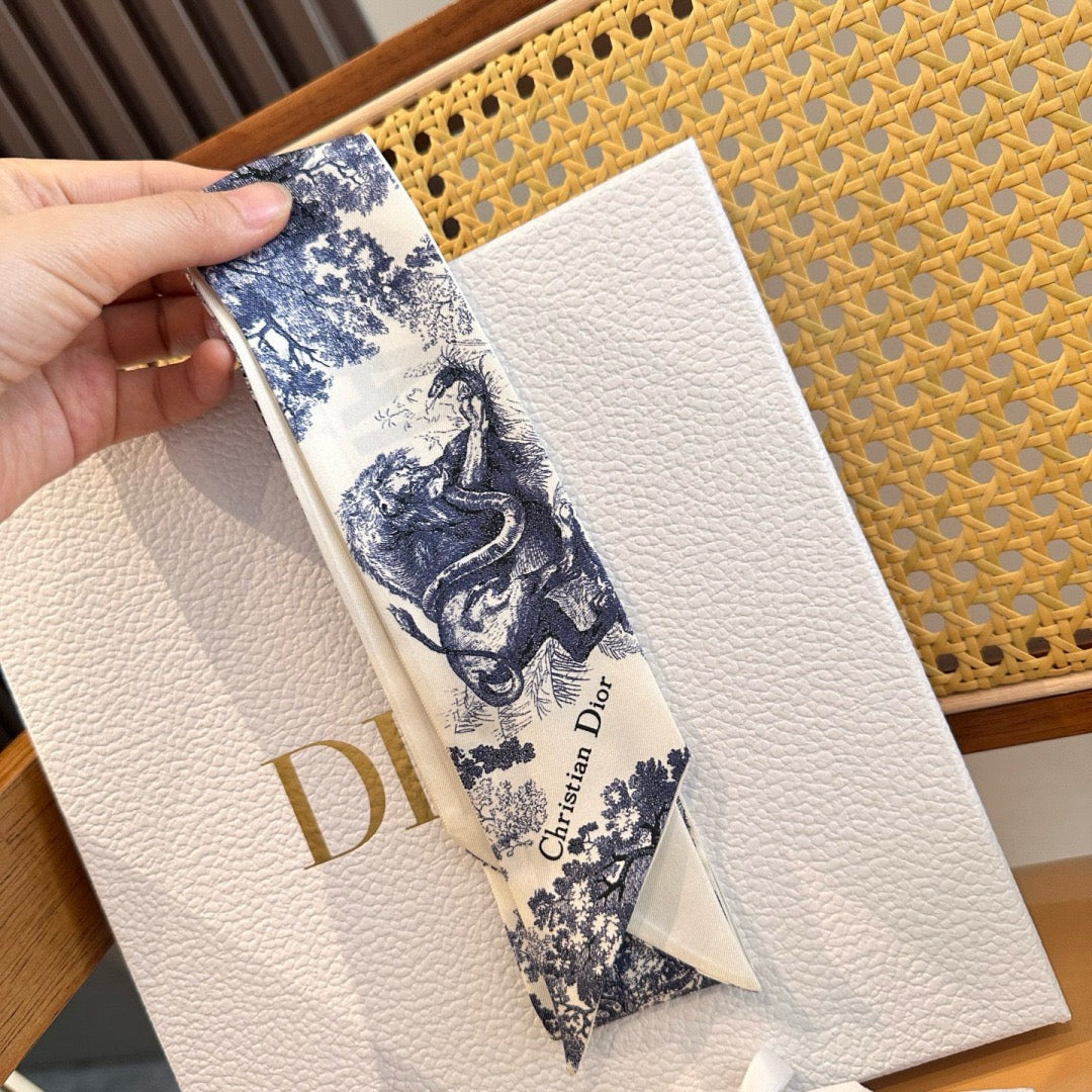 New twill silk square scarf